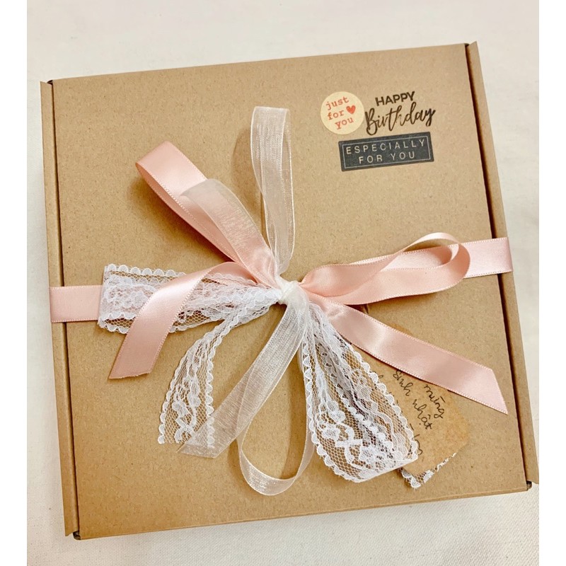 Hộp quà vintage tự làm DIY với đầy đủ túi hoa khô, đồ trang trí và dụng cụ | BigBuy360 - bigbuy360.vn