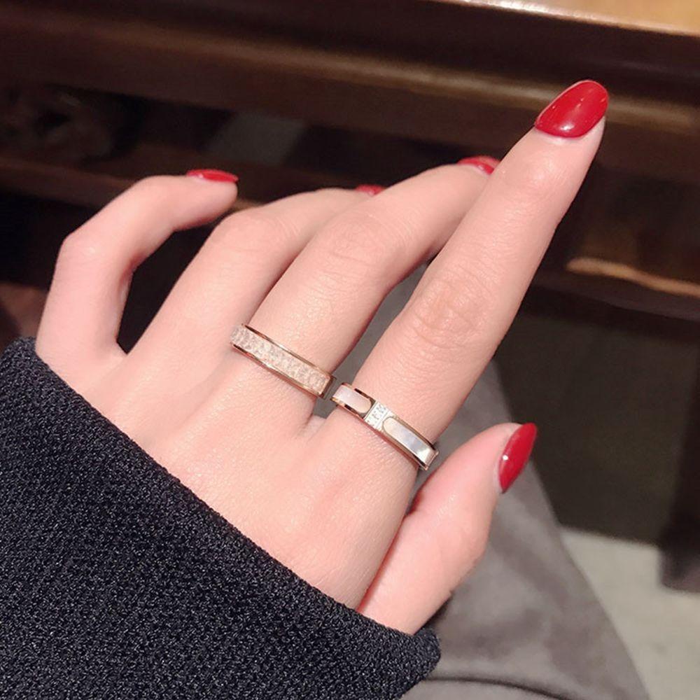 Nhẫn Thép Titan Khắc Chữ Đơn Giản Hợp Thời Trang Cho Nữ