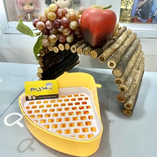 Khay vệ sinh cho thỏ hình tam giác