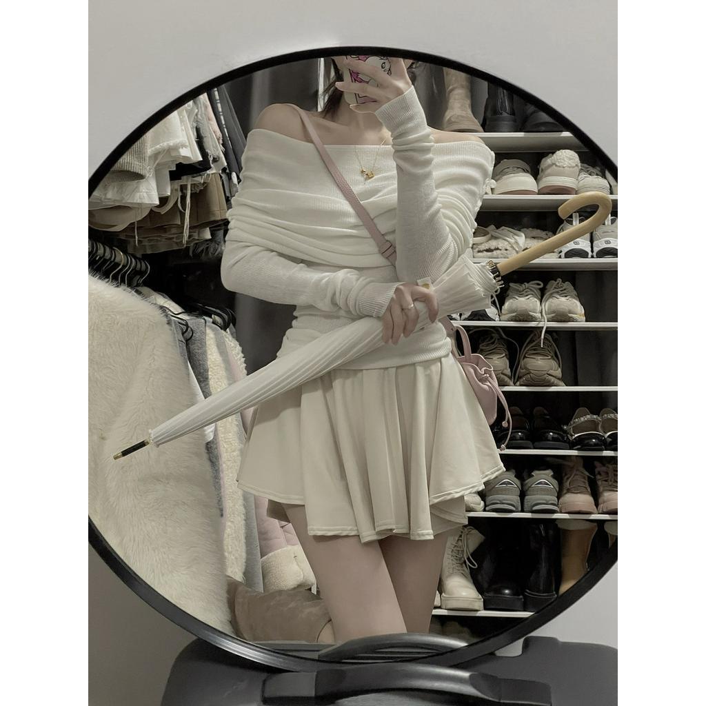 Bộ Áo Dệt Kim Cổ Cao Mềm Mại  Chân Váy Ngắn Thời Trang Xinh Xắn 61444