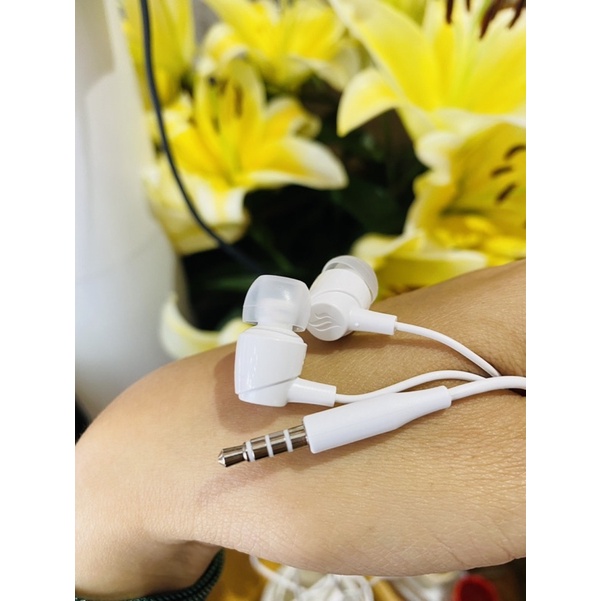 Bộ sạc cáp nhanh và tai nghe chính hãng Vsmart