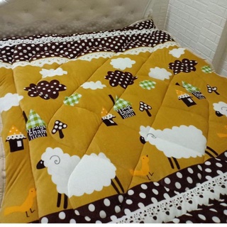 Chăn lông cừu 3 lớp dày siêu ấm phồng phù hợp cho những ngày đại hàn, với cấu trúc 3 lớp Mặt tuyết >bông>lông nhân tạo