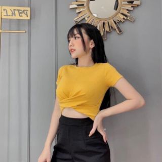 Áo phông croptop xoắn bụng còn màu hồng nhạt xả kho