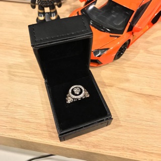 Nhẫn versace tiếp nè
