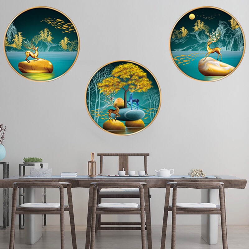 Decal dán tường khung tròn hươu vàng sang trọng, trang trí phòng khách