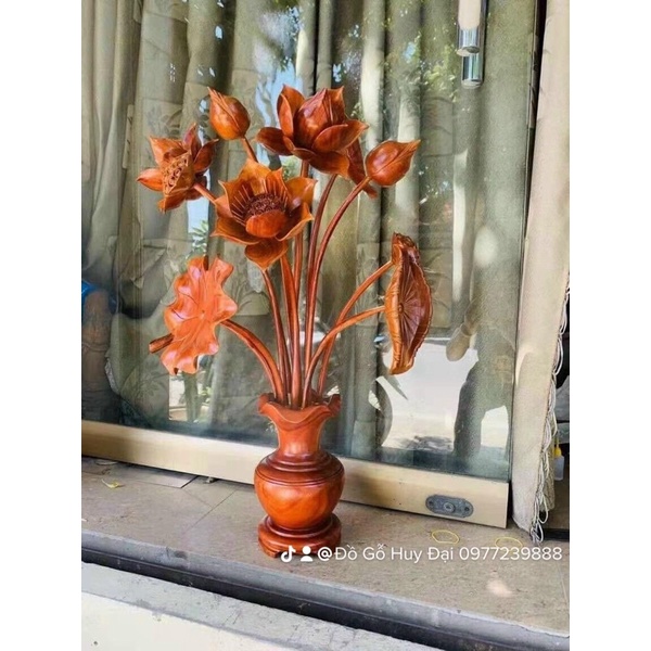 Hoa sen gỗ hương víp