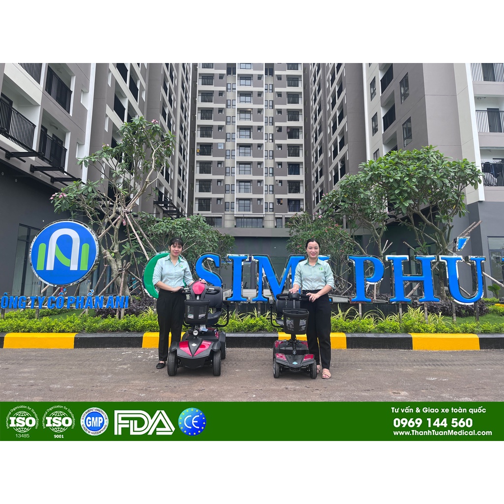 Xe lăn điện Runner di chuyển 12km, gập gọn tiện lợi, chính hãng EuroCare - Dành cho người già, người sau chấn thương