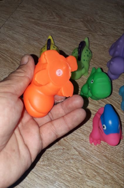 Sét 7 chú khủng long chít chít bằng cao su rất đẹp