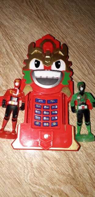 Mô hình điện thoại 2 siêu nhân gao bằng nhựa có nhạc và đèn Led rất đẹp