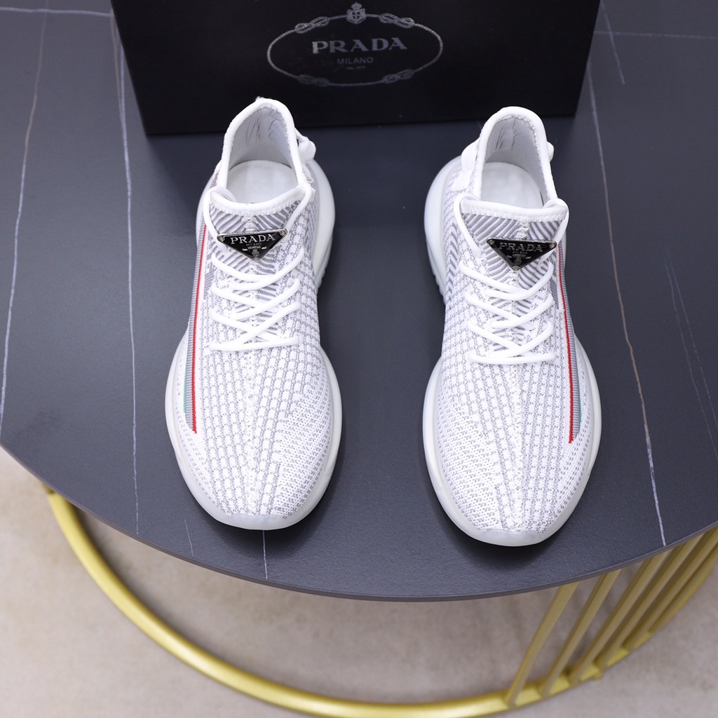 Giày thể thao nam da thật PRADA thiết kế hiện đại và trẻ trung với kiểu dáng thời trang và năng động
