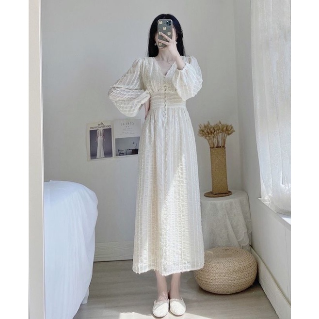Đầm ren cổ V dịu dàng nữ tính Shin Dress