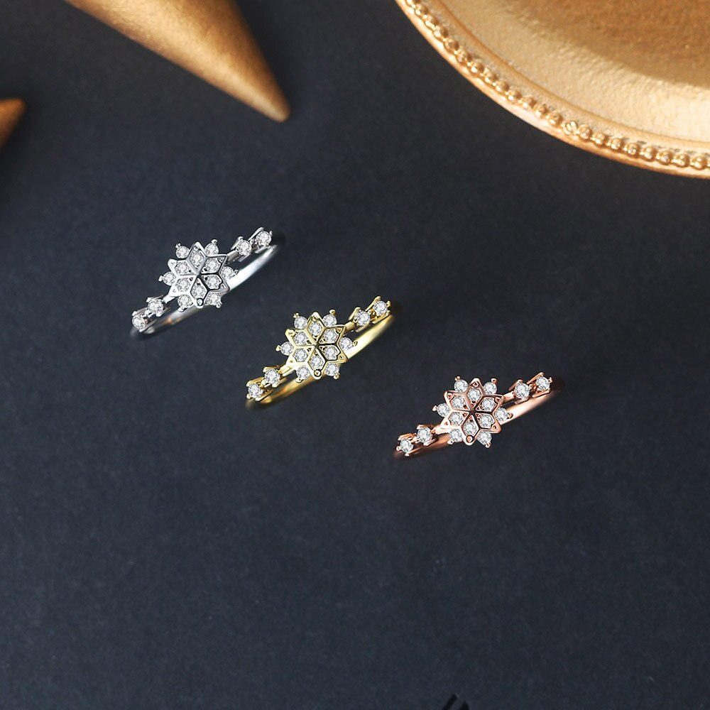 Bông tuyết Nhẫn Đối với phụ nữ Hàn Quốc dễ thương Zircon Ánh sáng vàng Màu cưới Nhẫn Bán buôn trang sức quà tặng Giáng sinh KCR093