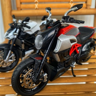 Mô hình xe 1:12 DUCATI Diavel