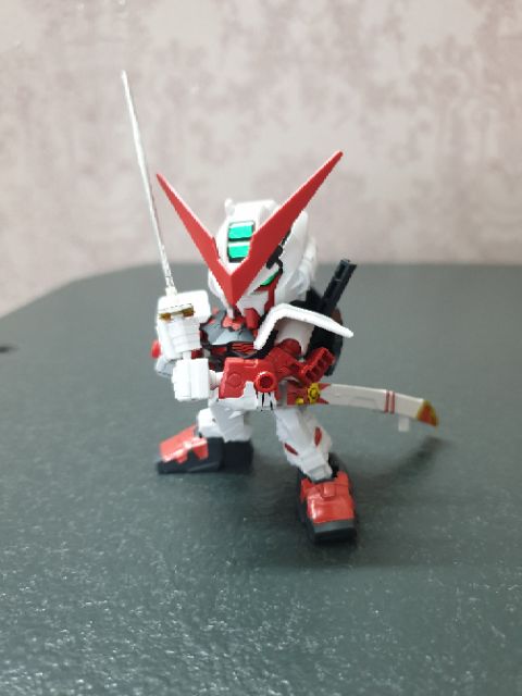 Mô hình SD Gundam Ex-standard Gundam Astray Red frame ( New )