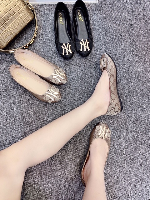 Giày bệt mũi tròn khuy NY đen nâu | BigBuy360 - bigbuy360.vn