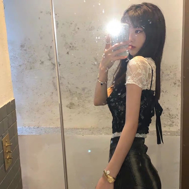 Áo kiểu tay ngắn phối ren rỗng màu trắng thiết kế vải mỏng co giãn thời trang dành cho bạn nữ
