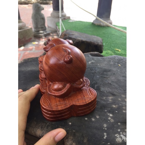 Tượng heo bằng gỗ hương