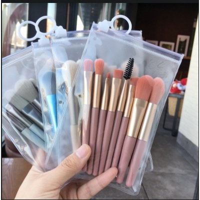 Set 8 cọ trang điểm tiện lợi kiềm túi