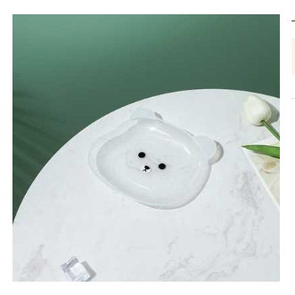 Đĩa nhựa hình gấu đựng thức ăn vặt tiện lợi, đĩa nhựa trang trí decor bàn ăn TPP96
