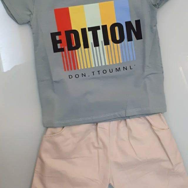 Bộ Edition Áo thun quần kaki