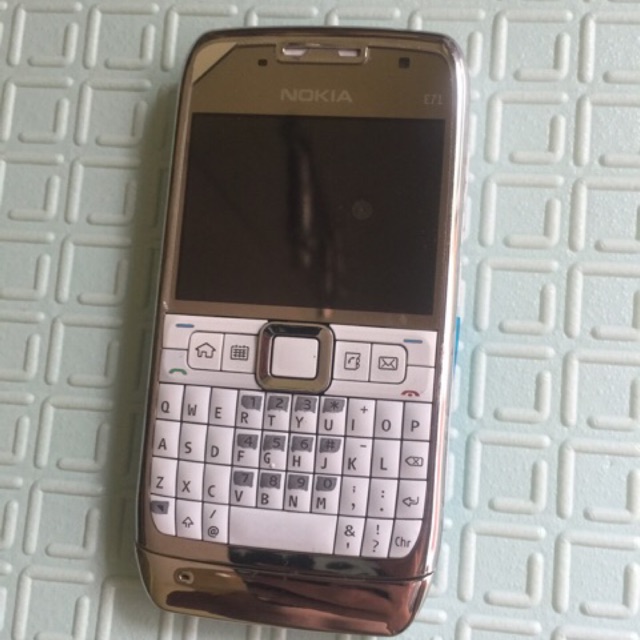 Điễn thoại nokia E71 full pin+ sạc