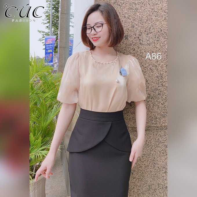 Áo sơ mi nữ công sở cao cấp Cúc Fashion A86 somi oganza hoa cài