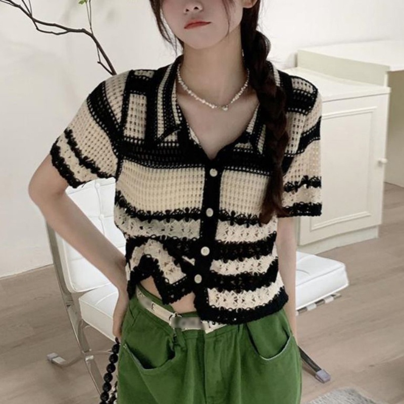 Brroa Áo Croptop Dệt Kim Ngắn Tay Họa Tiết Kẻ Sọc Phối Nút Thời Trang Cho Nữ