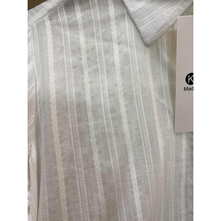 Áo sơ mi trắng dài tay