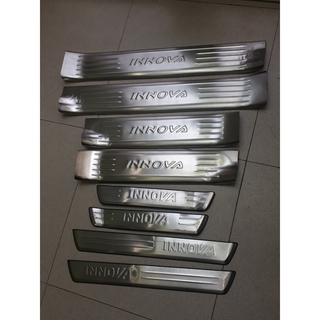 Ốp bậc cửa, nẹp cửa xe Toyota Innova 2016 -2021 Mẫu Inox