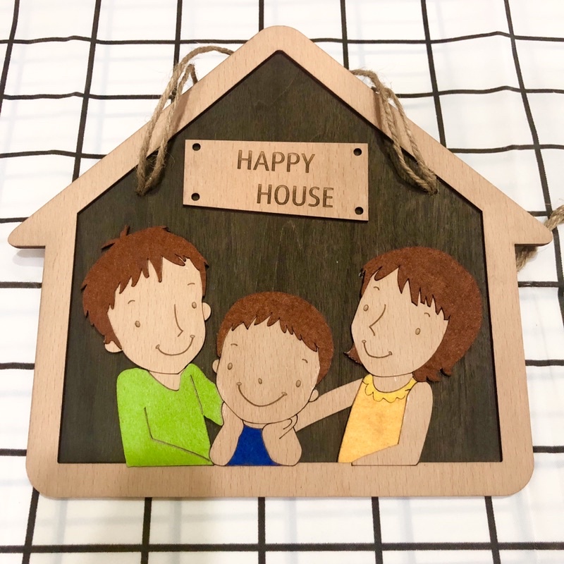 Bảng gỗ hình ngôi nhà gia đình Happy house tặng kèm móc dán treo phòng ngủ xinh xắn