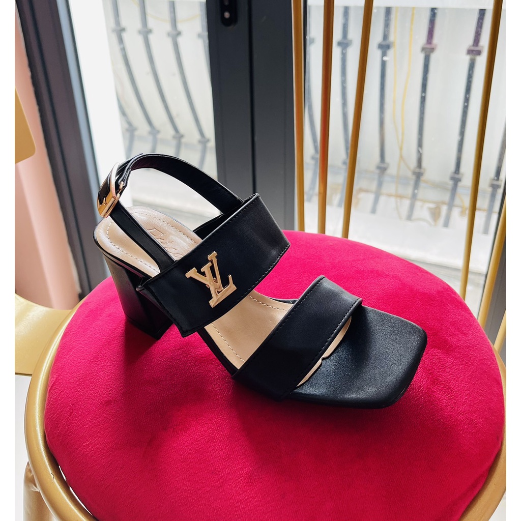 Sandal quai ngang 2 cầu da mịn bản to khuy tam giác gót trụ to - 7P