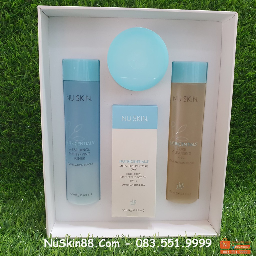 Kem Dưỡng Da &amp; Kem Chống Nắng SPF 15 Moisture Restore Day Protective Mattefying Lotion