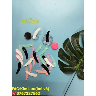 Muỗng/que nhựa múc kem