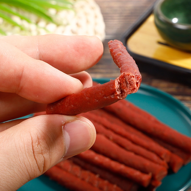 Bánh thưởng cho chó cây thịt bò giàu protein, và các chất dinh dưỡng cần thiết giúp bé phát triển khỏe mạnh