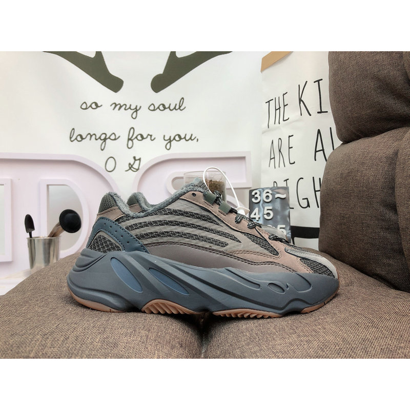 Giày Thể Thao Adidas Yeezy 700v2 1070032