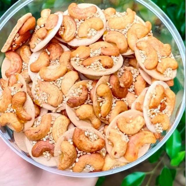 Kẹo hạt điều