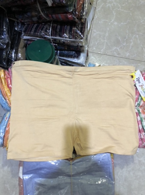Quần đùi bầu có dây rút gài nút