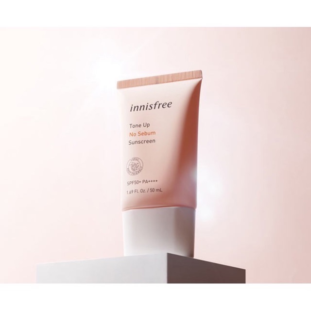 Innisfree tone Up No Sebum Sunscreen SPF50/PA++++ Kem chống nắng nâng tone, kiềm dầu 50m