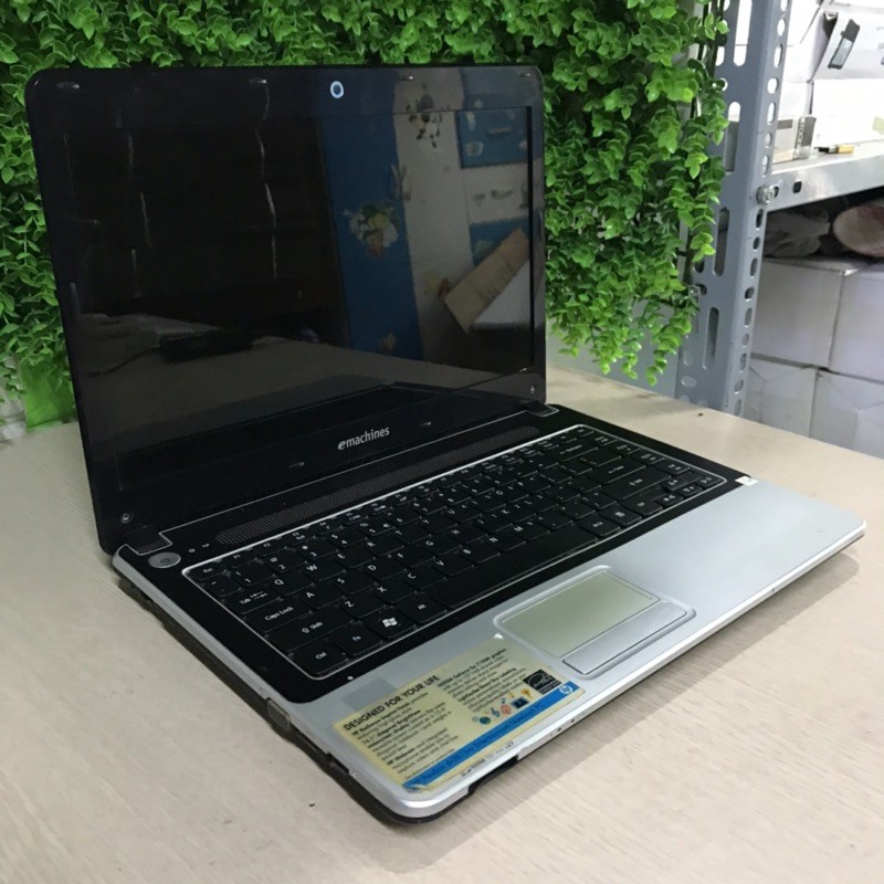 Laptop chuyên văn phòng giải trí giá rẻ emachines d725