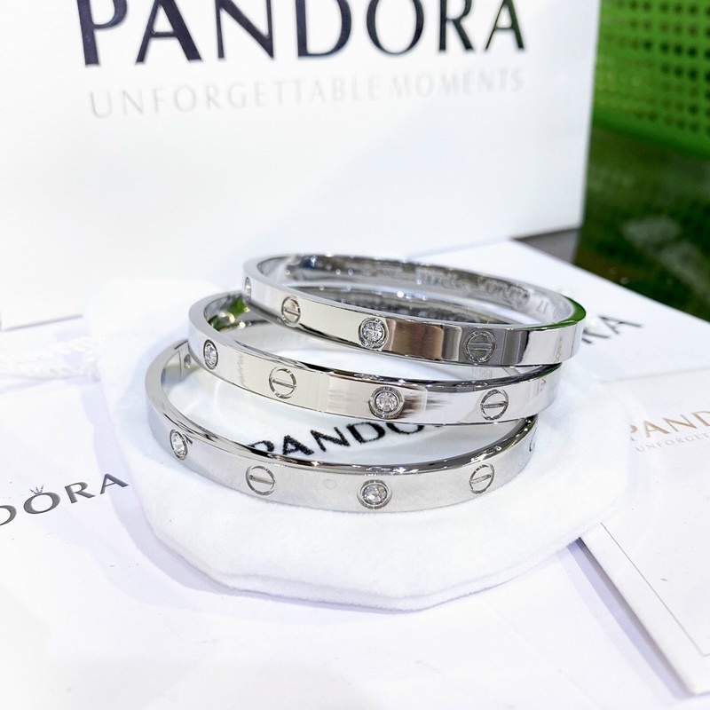 Vòng tay Titan Ca-ti-e khóa bấm