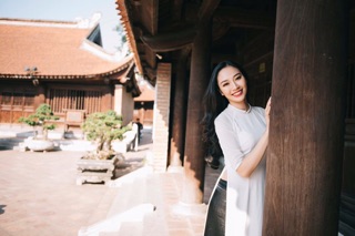 Áo dài trắng kỉ yếu