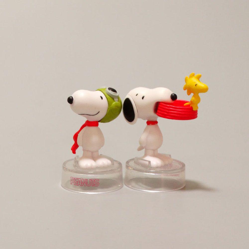 Mô Hình Nhân Vật Snoopy Bằng PVC Dùng Trang Trí