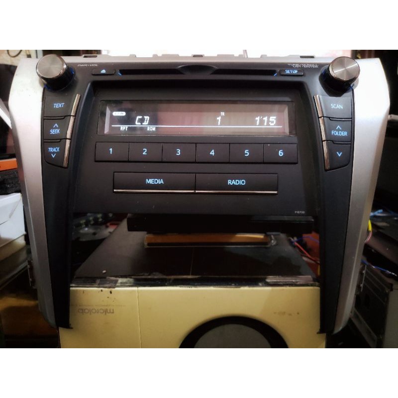 Đầu cd / aux/ Radio xe Camry . lắp chung cho camry 2014 15 16 17 18 19