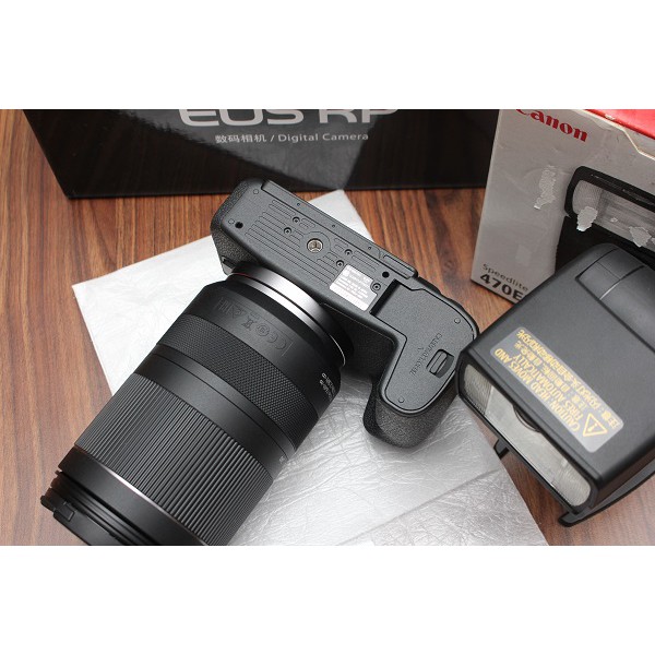 Máy ảnh Canon RP kèm RF24-240, đèn 470EX, mới 99% | BigBuy360 - bigbuy360.vn