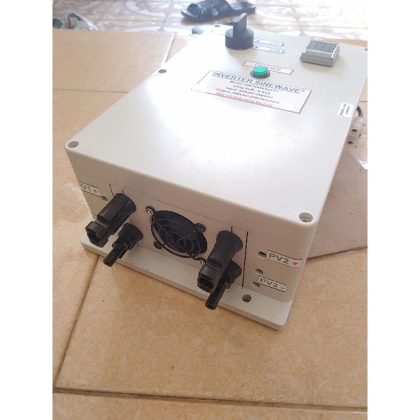 INVERTER CHẠY TRỰC TIẾP TỪ TẤM PIN NLMT CÓ BÙ LƯỚI CS 6KVA