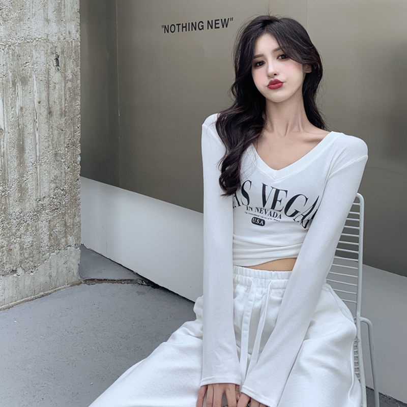 Áo thun nữ COZOK tay dài cổ chữ V in chữ gợi cảm