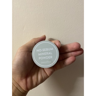 Phấn phủ kiềm dầu Innisfree No Sebum