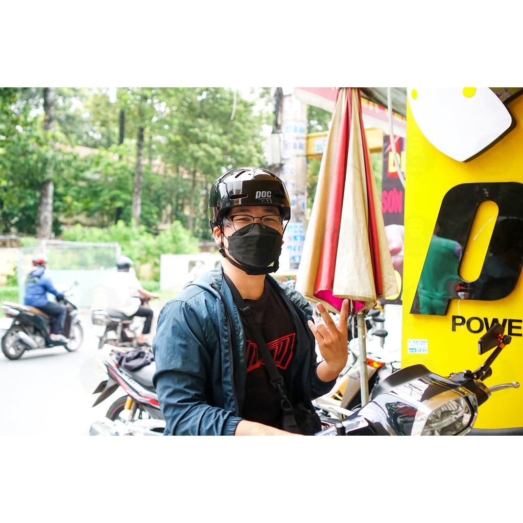 NÓN POC THỂ THAO POC P05 MÀU ĐEN BÓNG CHÍNH HÃNG MỚI NHẤT 2022