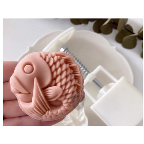 Khuôn trung thu lò xo 1 mặt Cá cuộn 50g