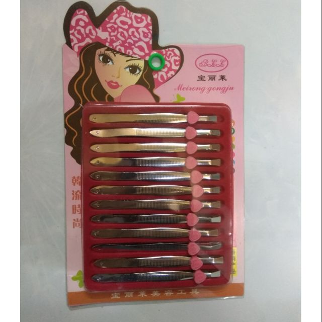 1 vỉ nhíp nhổ râu cô gái